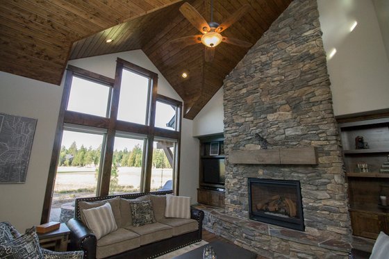 Interior - Family Room 1 for Craftsman House Plan #892-13 - 3 bed, 3.5 bath