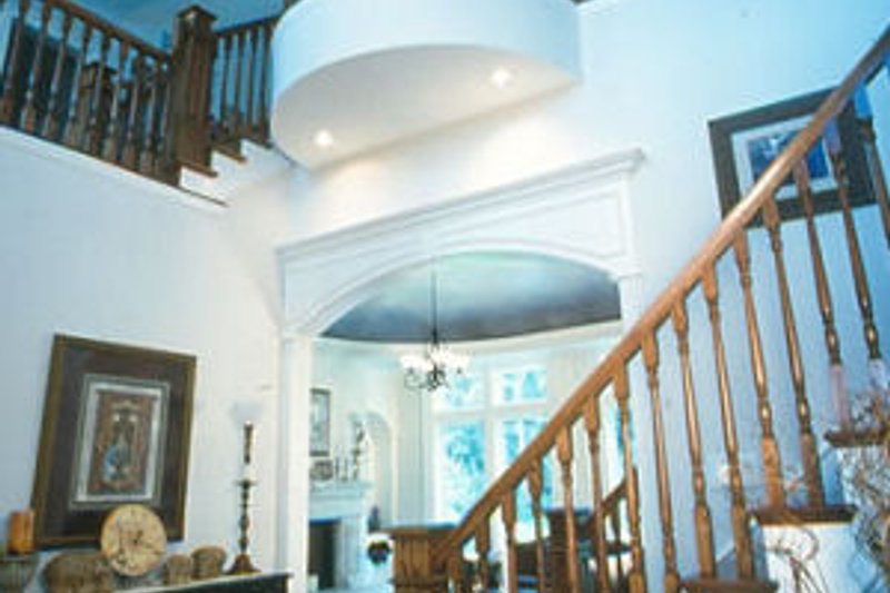 Architectural House Design - Photo 2 for European House Plan #20-1117 - 4 bed, 3.5 bath