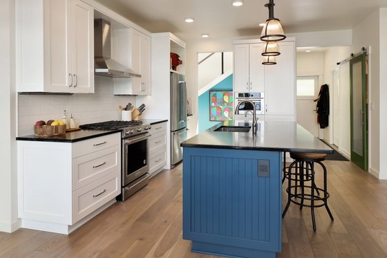 Photo 34 for Contemporary House Plan #1070-7 - 3 bed, 3 bath