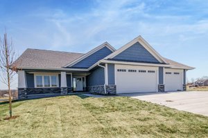 House Blueprint - Traditional Exterior - Front Elevation Plan #70-1550