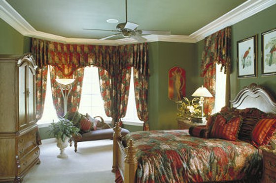 Photo 9 for European House Plan #417-380 - 5 bed, 4 bath