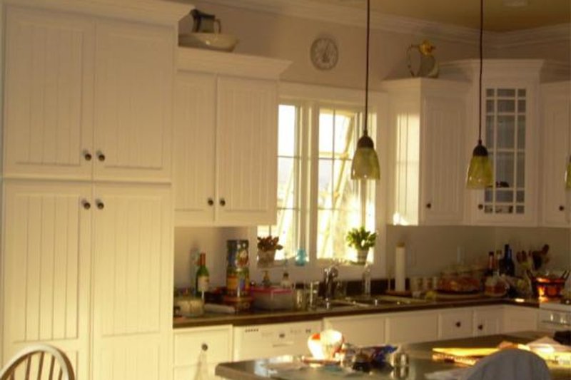Dream House Plan - Interior - Kitchen 2 for Craftsman House Plan #21-345 - 3 bed, 2 bath