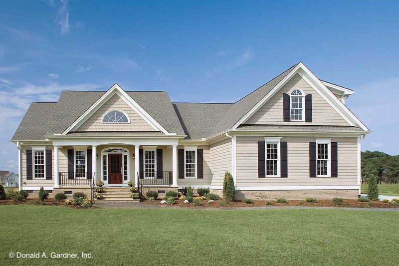 Dream House Plan - Country Exterior - Front Elevation Plan #929-11