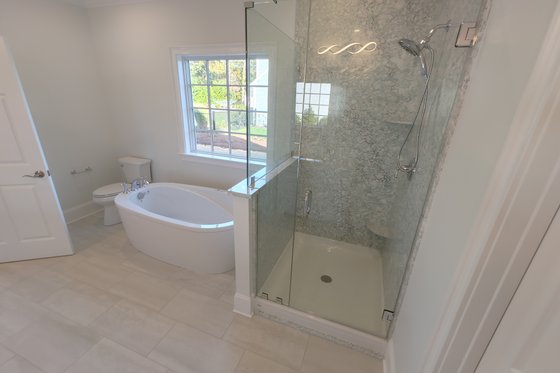 Interior - Master Bathroom 1 for Southern House Plan #20-254 - 4 bed, 3.5 bath