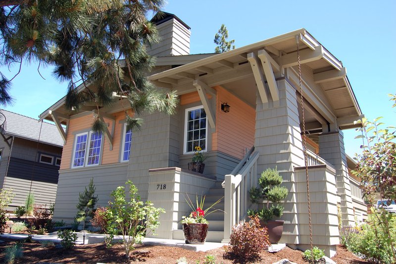 Architectural House Design - Craftsman Exterior - Front Elevation Plan #895-13