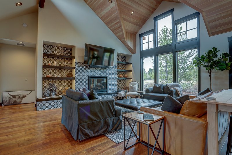 House Blueprint - Interior - Family Room 3 for Craftsman House Plan #892-38 - 4 bed, 5 bath