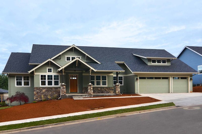 Dream House Plan - Craftsman Photo Plan #124-1024