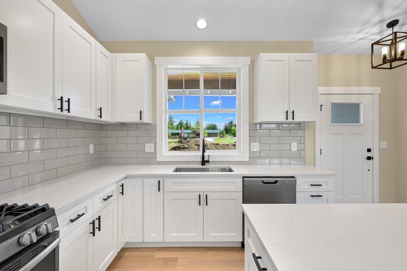 House Design - Interior - Kitchen 1 for Craftsman House Plan #1070-202 - 3 bed, 2 bath