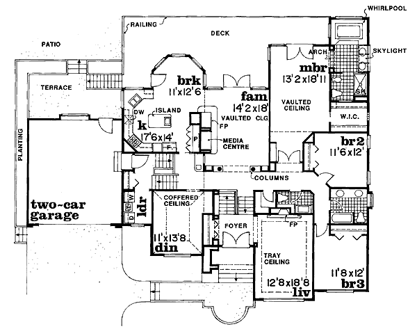 Mediterranean Floor Plan - Main Floor Plan #47-318