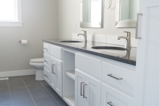 Interior - Master Bathroom 2 for Craftsman House Plan #1070-20 - 4 bed, 3 bath