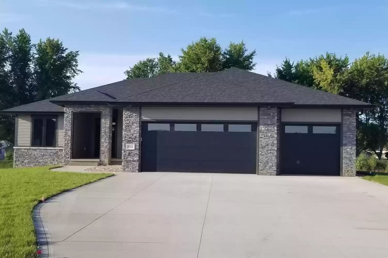 House Plan Design - Exterior - Front Elevation 3 for Contemporary House Plan #20-2484 - 3 bed, 2 bath