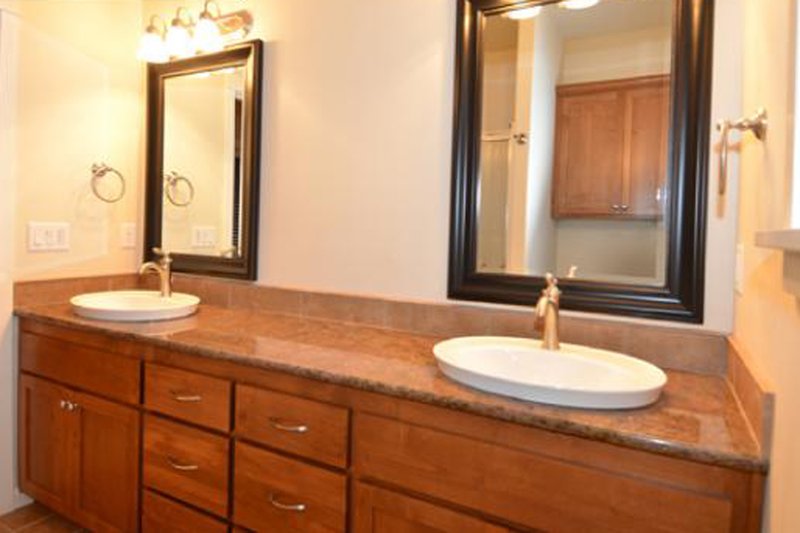 Dream House Plan - Interior - Master Bathroom for Craftsman House Plan #124-1210 - 4 bed, 2.5 bath