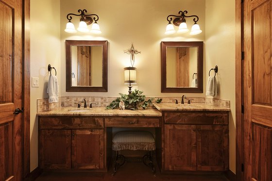 Ranch Interior - Bathroom Plan #140-149