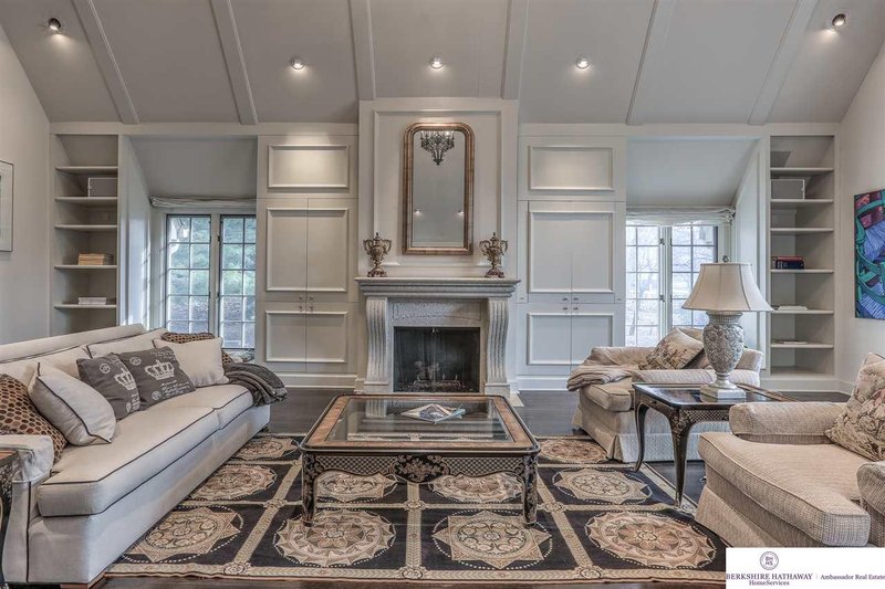 Dream House Plan - Interior - Family Room 1 for European House Plan #137-226 - 4 bed, 3 bath