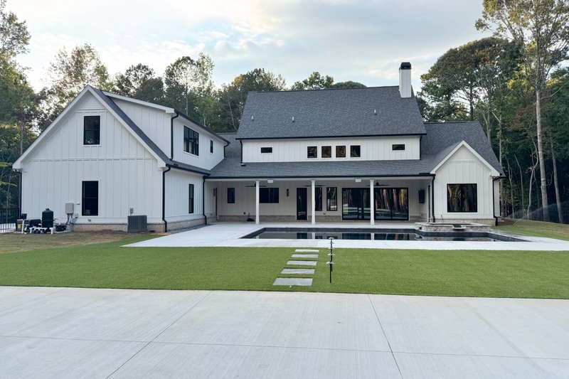 House Design - Exterior - Rear Elevation for Farmhouse House Plan #437-137 - 4 bed, 5.5 bath