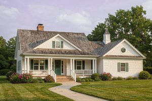 House Design - Country Photo Plan #137-154