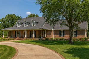 Farmhouse Exterior - Front Elevation Plan #17-297