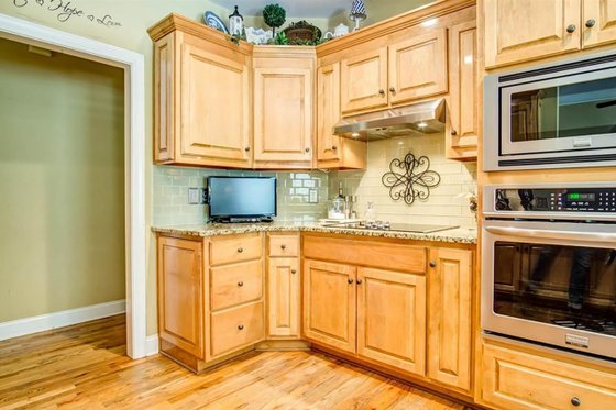 Interior - Kitchen 2 for Traditional House Plan #437-110 - 3 bed, 2.5 bath