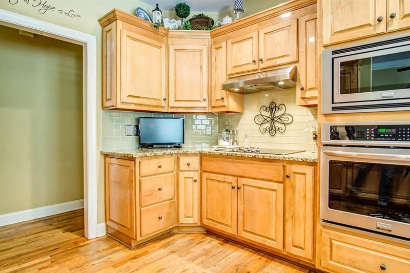 Architectural House Design - Interior - Kitchen 2 for Traditional House Plan #437-110 - 3 bed, 2.5 bath
