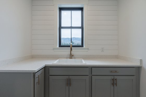 Interior - Laundry for Country House Plan #1070-33 - 3 bed, 2.5 bath
