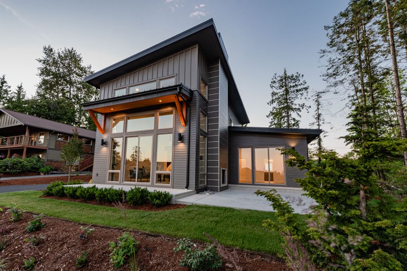 Dream House Plan - Exterior - Front Elevation 12 for Contemporary House Plan #1070-14 - 3 bed, 2.5 bath