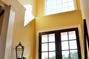 Interior - Entry for Craftsman House Plan #437-61 - 3 bed, 2.5 bath