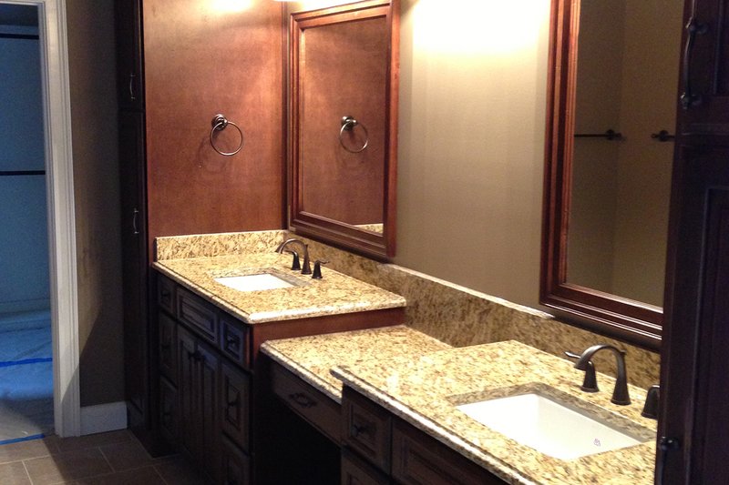 Home Plan - Interior - Master Bathroom for European House Plan #437-62 - 3 bed, 2 bath