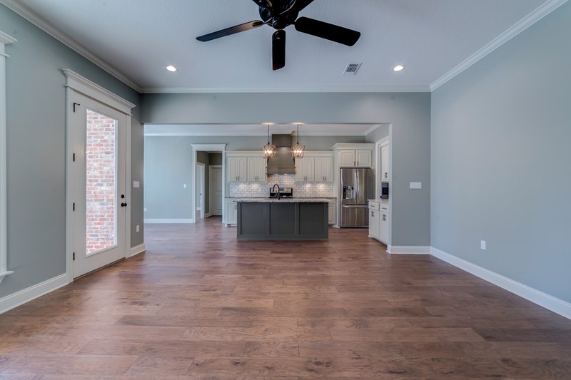 Dream House Plan - Interior - Family Room 2 for Craftsman House Plan #430-172 - 3 bed, 2 bath