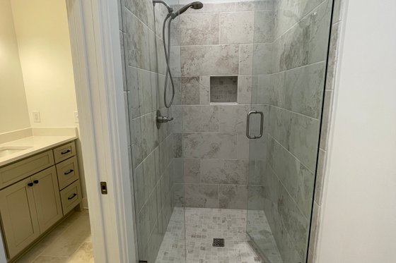 Interior - Bathroom 2 for Farmhouse House Plan #437-126 - 4 bed, 4 bath