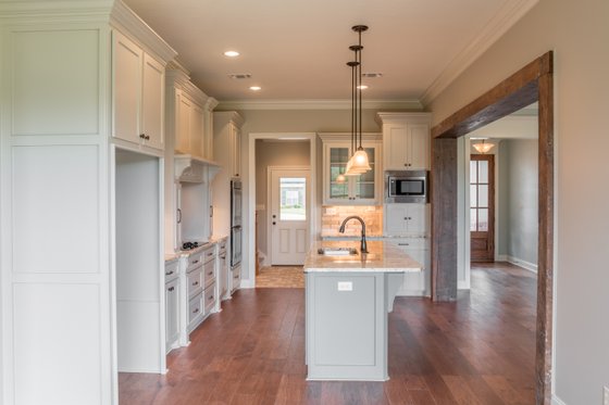 Interior - Kitchen 2 for Craftsman House Plan #430-152 - 4 bed, 2.5 bath