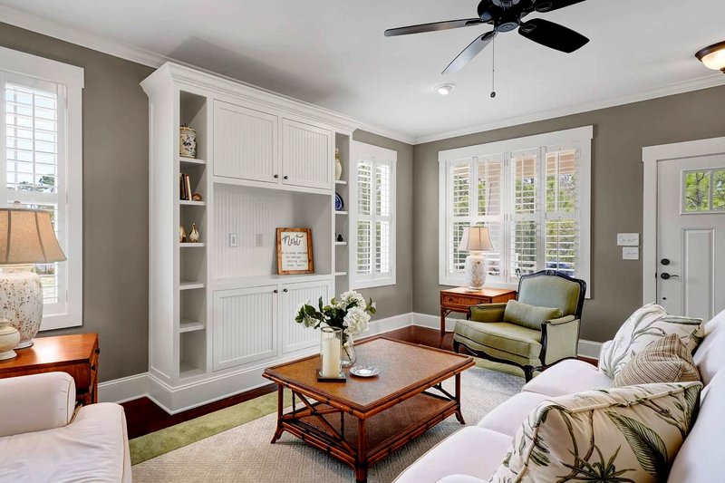 Dream House Plan - Interior - Family Room for Craftsman House Plan #461-54 - 3 bed, 2 bath