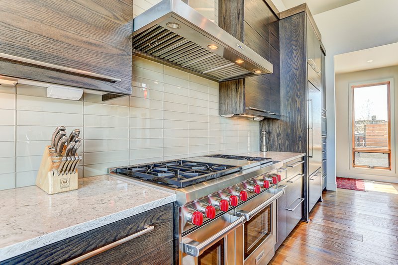 Dream House Plan - Interior - Kitchen 4 for Modern House Plan #892-12 - 3 bed, 3.5 bath