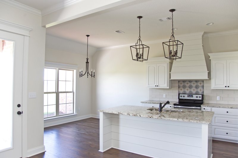Architectural House Design - Interior - Kitchen 1 for Southern House Plan #430-183 - 4 bed, 2 bath