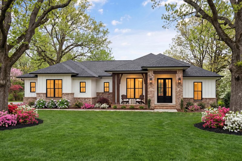 Home Plan - Exterior - Front Elevation 4 for Ranch House Plan #430-424 - 4 bed, 2 bath