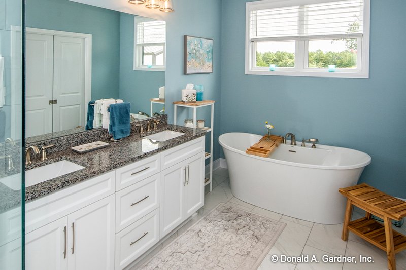 House Plan Design - Interior - Master Bathroom for Farmhouse House Plan #929-1086 - 3 bed, 2.5 bath