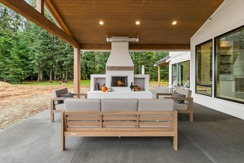 Architectural House Design - Photo 8 for Farmhouse House Plan #1070-211 - 4 bed, 3.5 bath