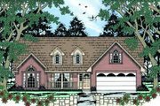 Traditional Style House Plan - 3 Beds 2 Baths 1643 Sq/Ft Plan #42-290 