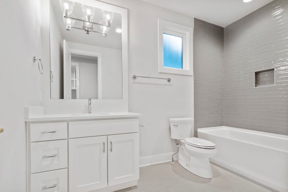 Interior - Bathroom 1 for Farmhouse House Plan #1085-5 - 3 bed, 3.5 bath