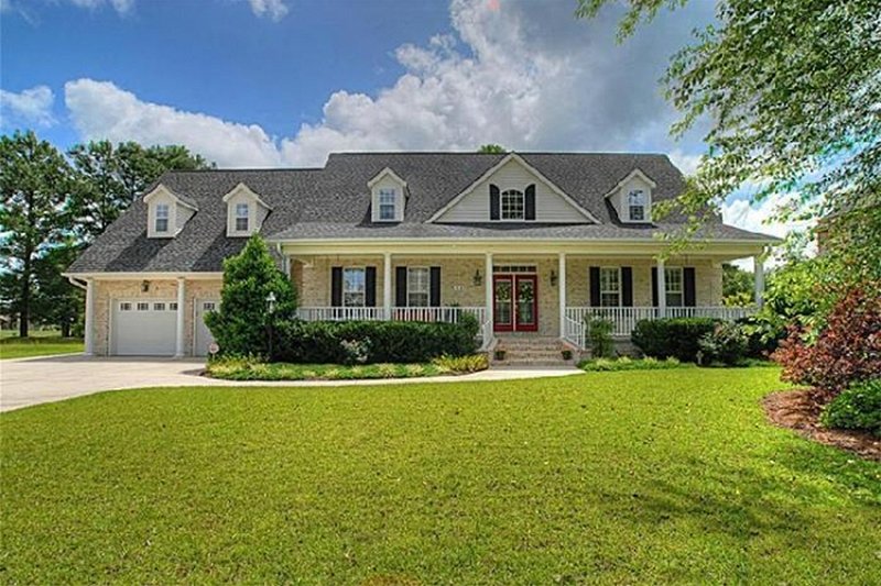 Architectural House Design - Front view - 2600 square foot Southern home
