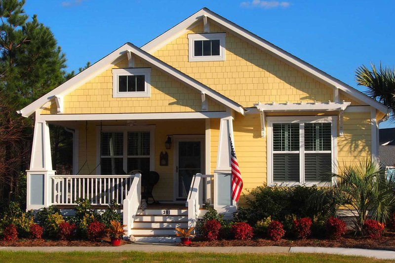 Dream House Plan - Craftsman Exterior - Front Elevation Plan #461-52