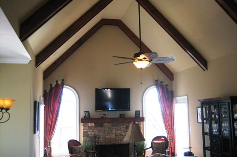 Dream House Plan - Photo 8 for Traditional House Plan #437-53 - 4 bed, 3 bath