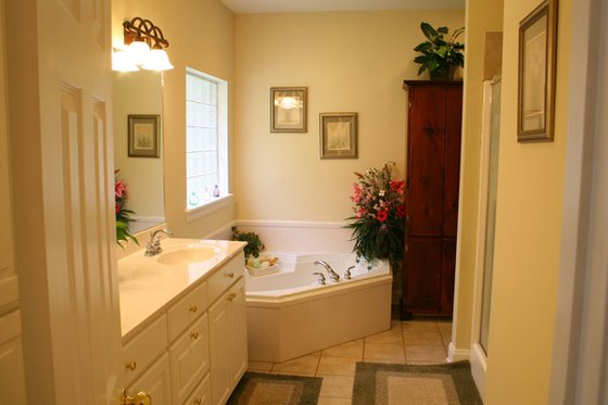 Interior - Master Bathroom for Traditional House Plan #21-139 - 3 bed, 2 bath