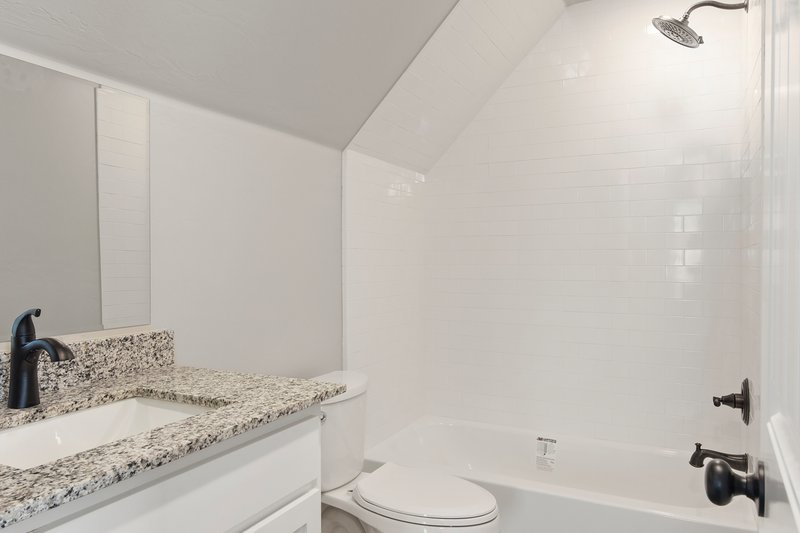 Home Plan - Interior - Bathroom 1 for Farmhouse House Plan #430-184 - 4 bed, 2.5 bath
