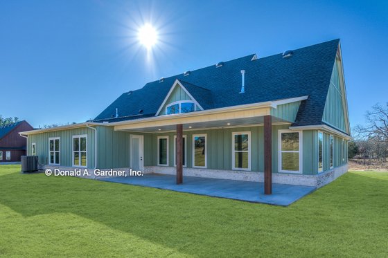 Exterior - Rear Elevation for Farmhouse House Plan #929-1070 - 4 bed, 3 bath