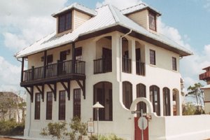 Beach Exterior - Front Elevation Plan #536-5