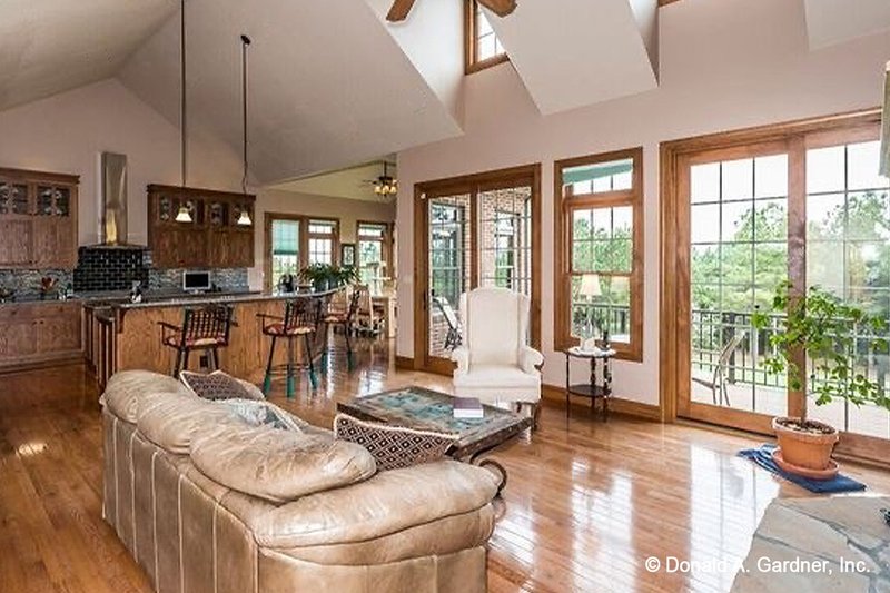 Home Plan - Interior - Family Room for Craftsman House Plan #929-505 - 4 bed, 3 bath