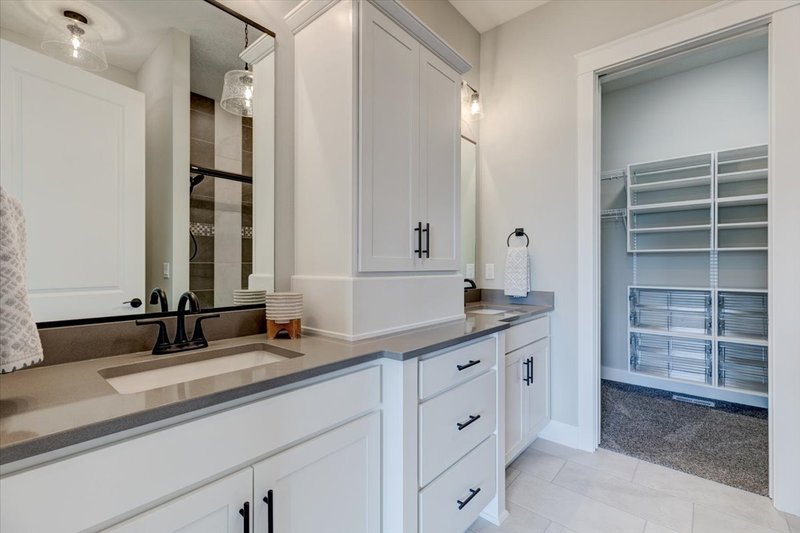 Dream House Plan - Interior - Master Bathroom for Modern House Plan #20-2475 - 3 bed, 2 bath