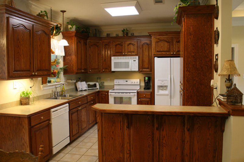 Home Plan - Interior - Kitchen for Traditional House Plan #21-139 - 3 bed, 2 bath