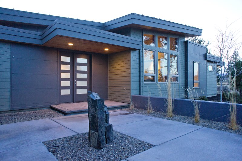 Architectural House Design - Exterior - Front Elevation 5 for Contemporary House Plan #892-9 - 3 bed, 2.5 bath