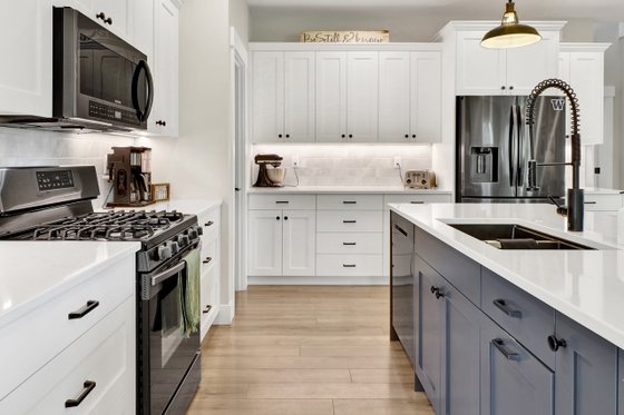 Interior - Kitchen for Farmhouse House Plan #1070-16 - 3 bed, 2.5 bath